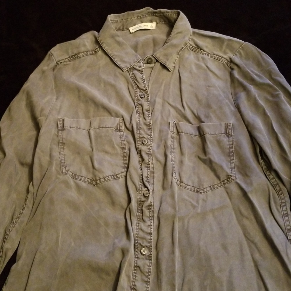 Abercrombie Button-Up Size L Gray